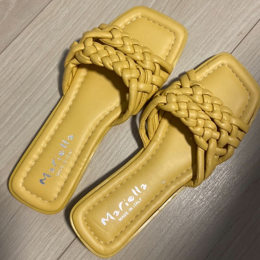 Marella made in Italy Yellow Braided Slide Mules